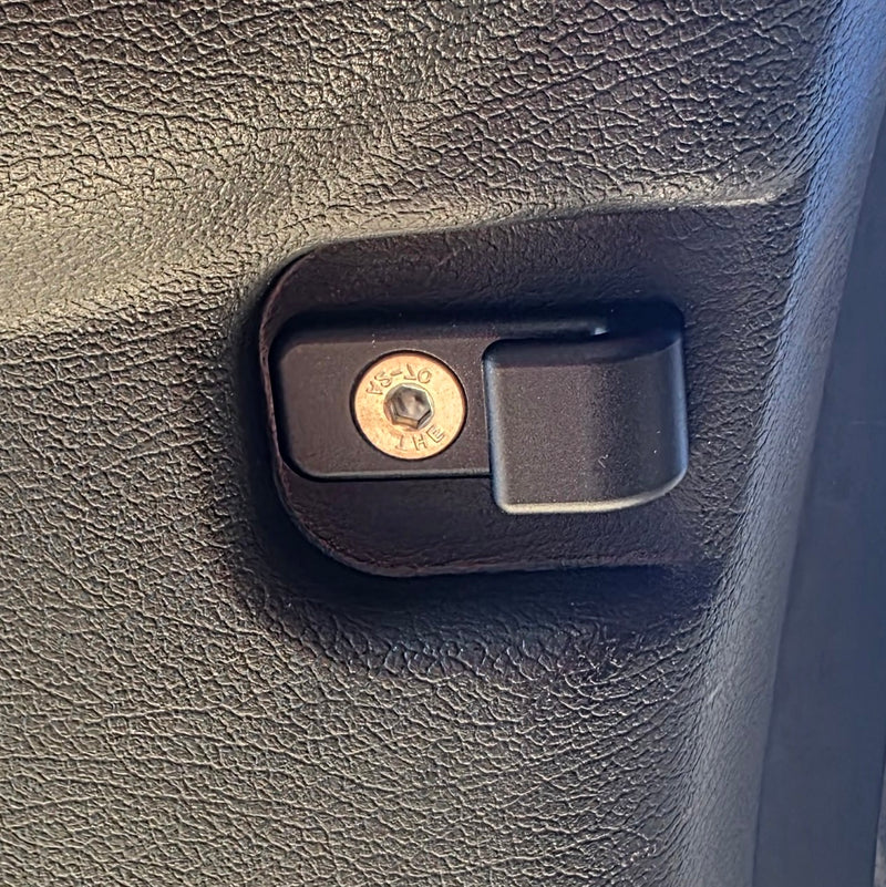 Load image into Gallery viewer, 3000GT Rear Hatch Privacy Clips
